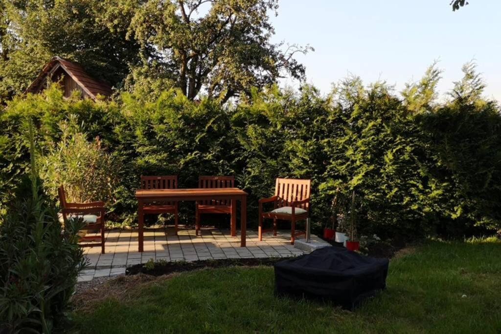 Ruhige Ferienwohnung Inklusive Garten Souterrain - Neu Renoviert Lachen Luaran gambar