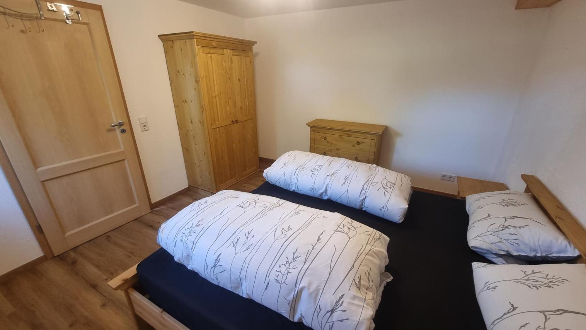 Ruhige Ferienwohnung Inklusive Garten Souterrain - Neu Renoviert Lachen Luaran gambar