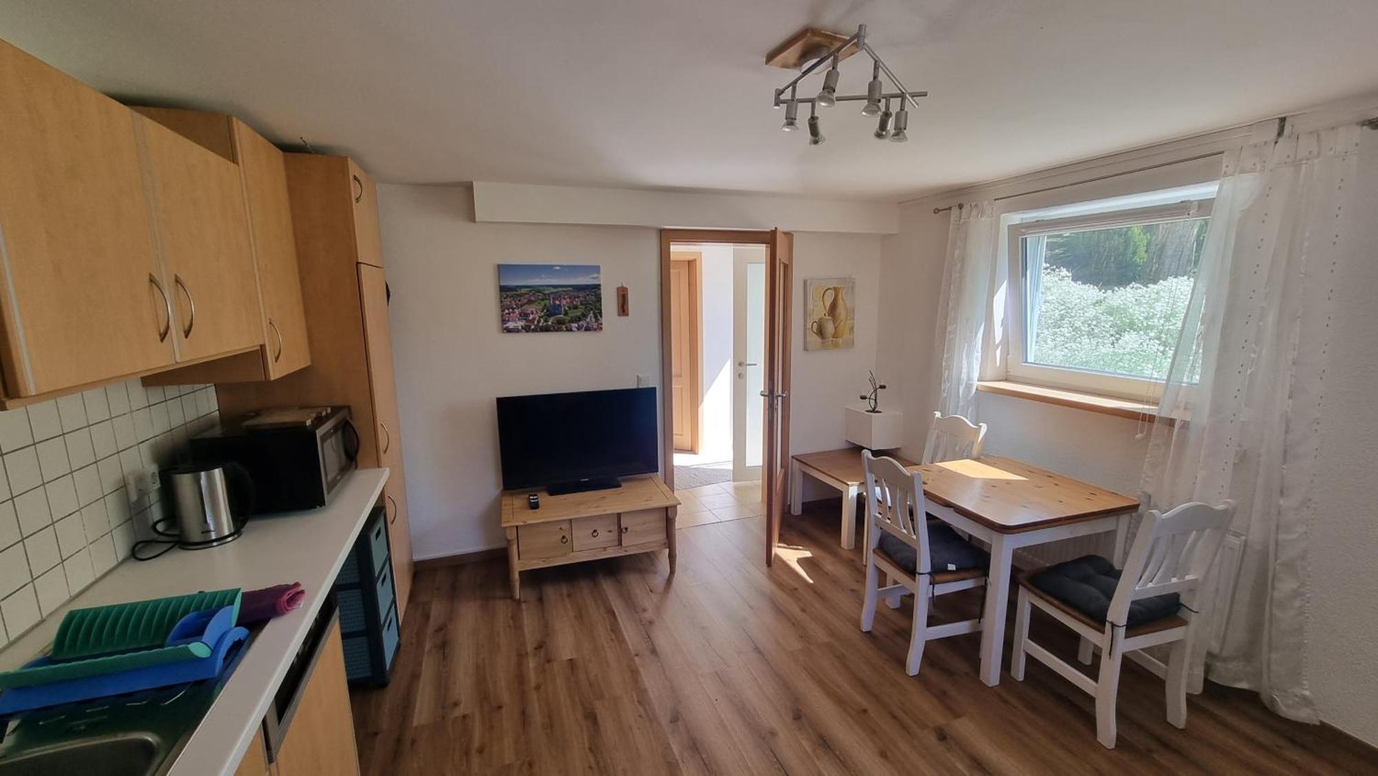 Ruhige Ferienwohnung Inklusive Garten Souterrain - Neu Renoviert Lachen Luaran gambar